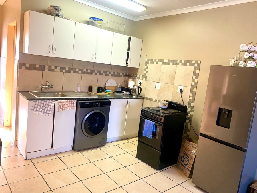 2 Bedroom Property for Sale in Oos Einde North West